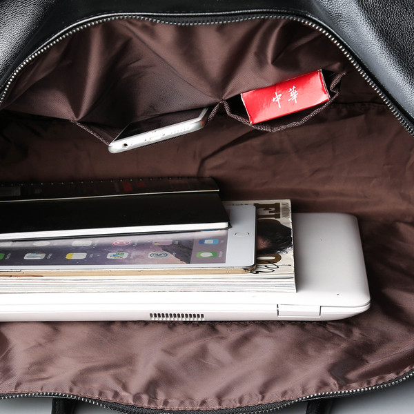 Geanta barbateasca mare cu aplicatii in negru - doua modele