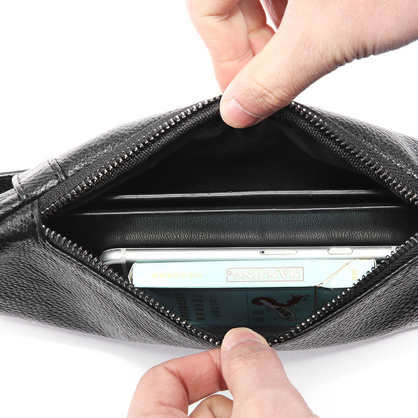 Geanta barbateasca moderna cu ochiuri de culoare neagra