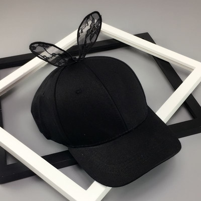 Μοντέρνο γυναικείο αθλητικό καπέλο με διακόσμηση - αυτιά σε τρία χρώματα