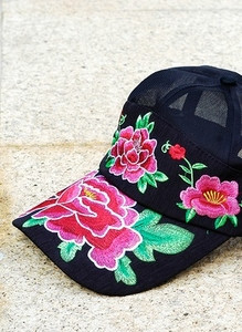 Palarie sport dama din plasa cu motive florale in diferite culori