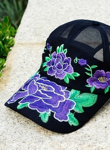 Palarie sport dama din plasa cu motive florale in diferite culori