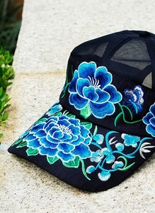 Palarie sport dama din plasa cu motive florale in diferite culori