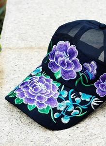 Palarie sport dama din plasa cu motive florale in diferite culori