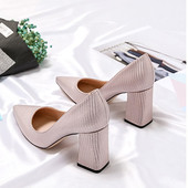 Γυναικεία παπούτσια με παχύ τακούνι σε διάφορα χρώματα