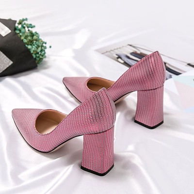 Γυναικεία παπούτσια με παχύ τακούνι σε διάφορα χρώματα