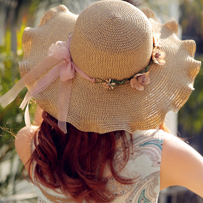 Palarie de plaja dama cu decor in motive florale