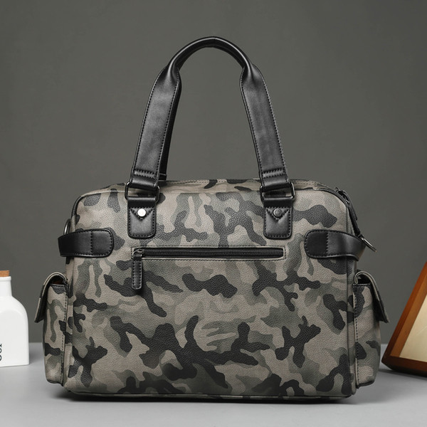 Geanta barbateasca mare de camuflaj cu manere scurte si lungi