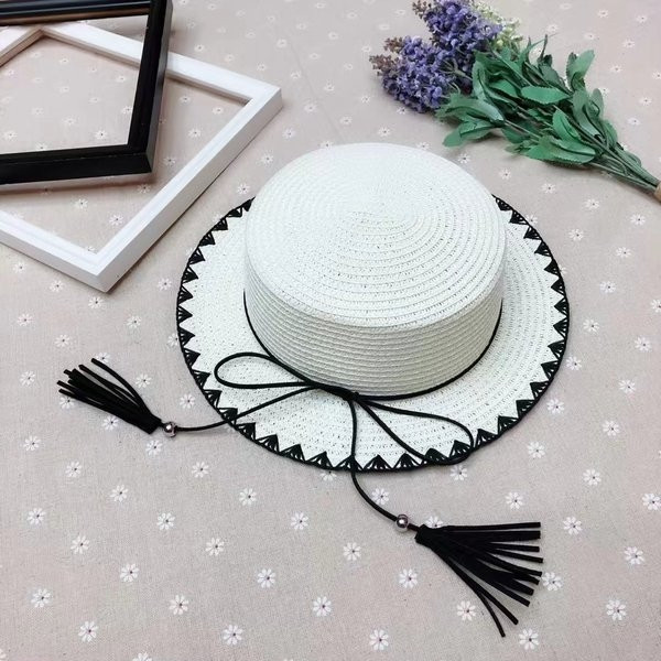 Pălărie blândă de damă cu ciucuri în patru culori proaspete