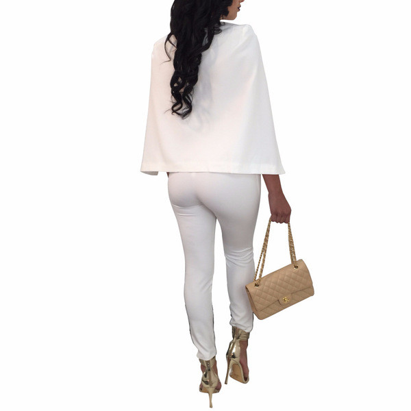 Salopeta eleganta de dama cu decolteu in V adanc si nasturi decorativi in sase culori