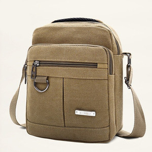 Άνετη ανδρική τσάντα με μεγάλη λαβή σε διάφορα χρώματα