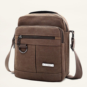 Άνετη ανδρική τσάντα με μεγάλη λαβή σε διάφορα χρώματα