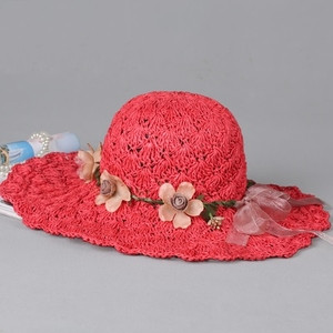 Palarie de plaja dama cu elemente florale in mai multe culori