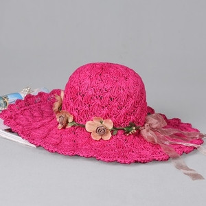 Palarie de plaja dama cu elemente florale in mai multe culori