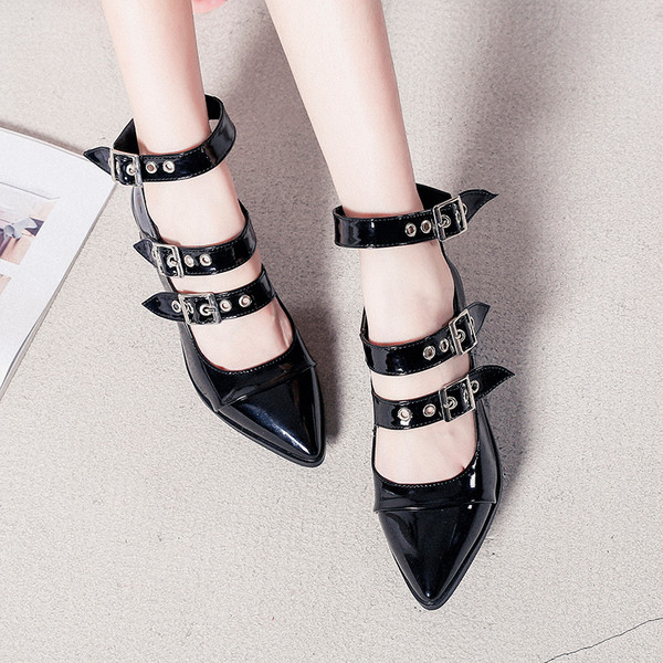 Pantofi din piele lacuita cu bretele in doua culori