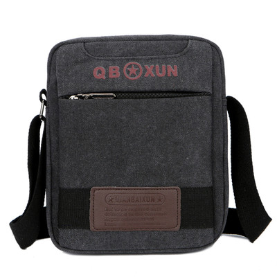 Ανδρική τσάντα με τετράχρωμη επιγραφή