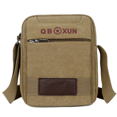 Ανδρική τσάντα με τετράχρωμη επιγραφή