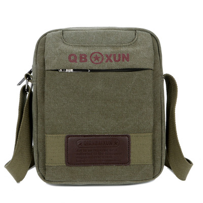 Ανδρική τσάντα με τετράχρωμη επιγραφή