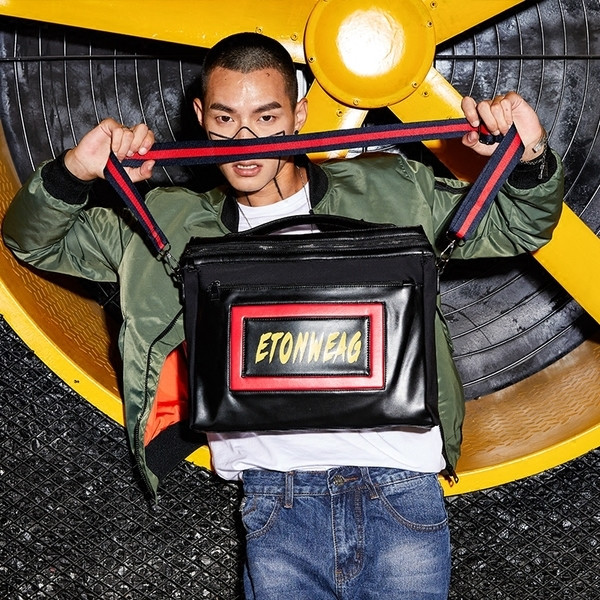 Geantă modernă mare pentru bărbați, în negru, cu inscripție