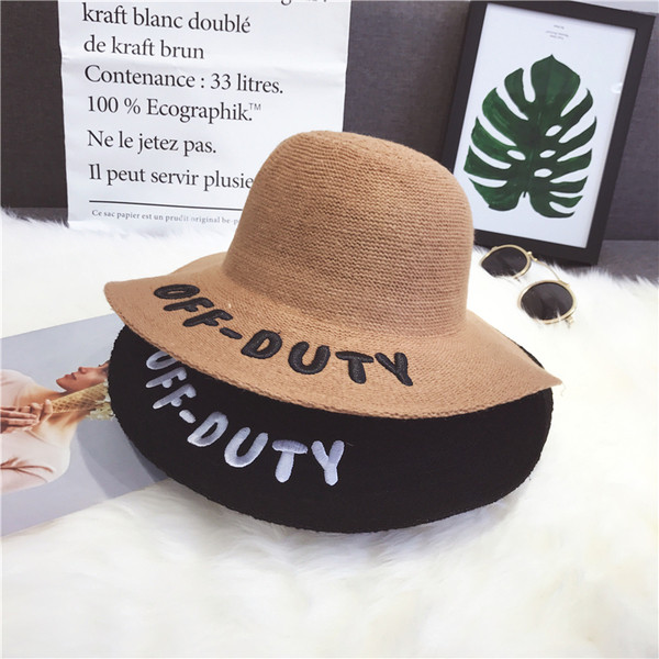 Pălărie modernă pentru femei cu inscripție în diferite culori