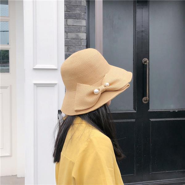 Palarie moderna de dama decorata cu panglica si perle in doua culori