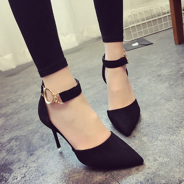 Pantofi semi-deschiși de damă eleganti, cu decor metalic în jurul gleznei