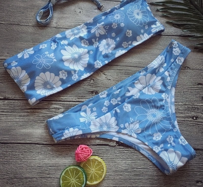 Costum de baie dama din 2 piese de culoare albastru deschis + modele florale