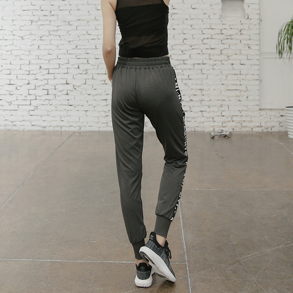 Дамски анцунг с висока талия в тъмни цветове с надпис