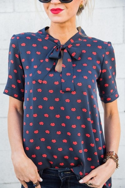 Camasa de dama de vara NOU cu aplicare de saruturi in trei culori