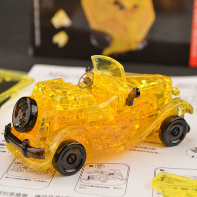 Μικρό παζλ κρυστάλλου 3D σε δύο μοντέλα - ένα αυτοκίνητο