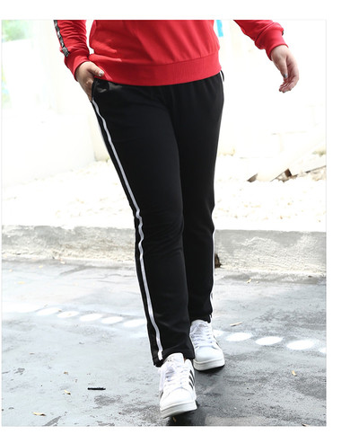 Costum casual de dama negru cu margini albe pe laterale