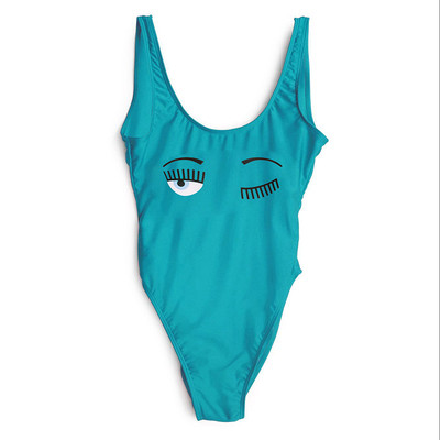 Un costum intreg de dama cu imprimeu interesant, mai multe culori diferite