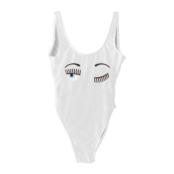 Un costum intreg de dama cu imprimeu interesant, mai multe culori diferite