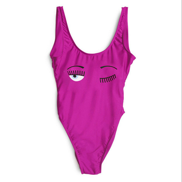 Un costum intreg de dama cu imprimeu interesant, mai multe culori diferite