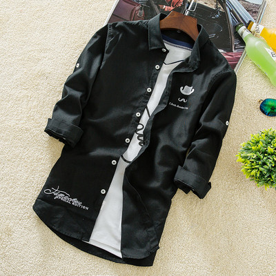 Cămașă modernă pentru bărbați cu mâneci 3/4 și aplicație