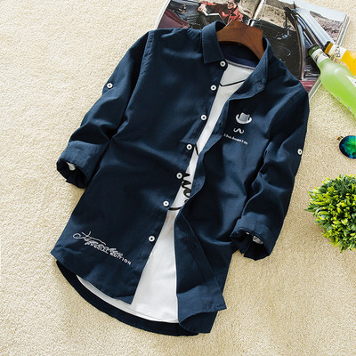 Cămașă modernă pentru bărbați cu mâneci 3/4 și aplicație