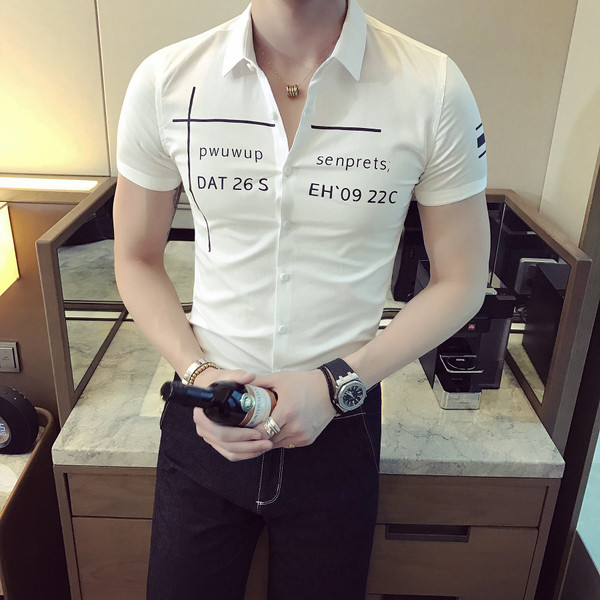 Cămașă modernă subțire pentru bărbați, cu mâneci scurte și inscripții în trei culori