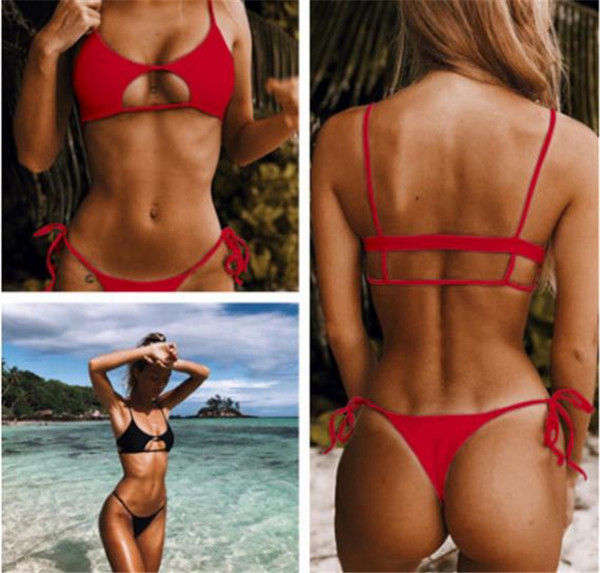 Costum de baie de damă din 2 piese cu top decupat, negru și roșu