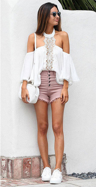 Cămașă albă de șifon de damă cu dantelă și umeri căzuți