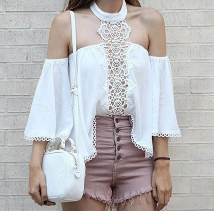 Cămașă albă de șifon de damă cu dantelă și umeri căzuți