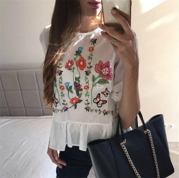 Cămașă de damă cu mâneci lungi și broderie cu flori - în două culori