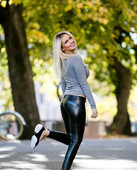 Γυναικείο κολάν από  οικολογικό δέρμα με πίσω τσέπες