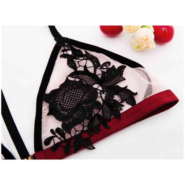 Lenjerie - sutien fără căptușeală cu închidere în față și dantelă cu decor floral