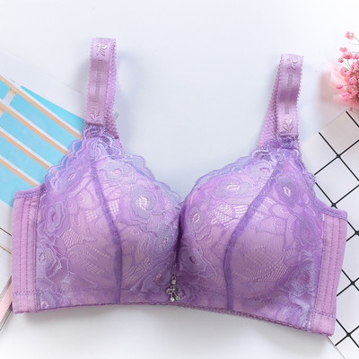 Sutien de dama cu cupa tare cu element de dantela si pandantiv metalic