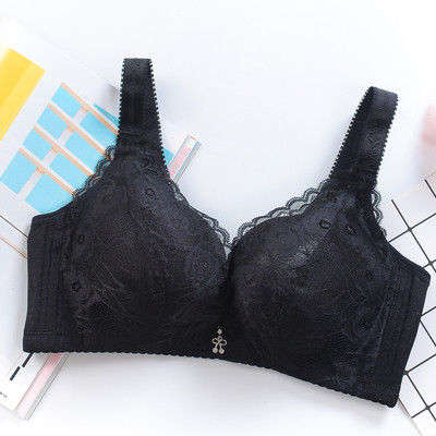 Sutien de dama cu cupa tare cu element de dantela si pandantiv metalic