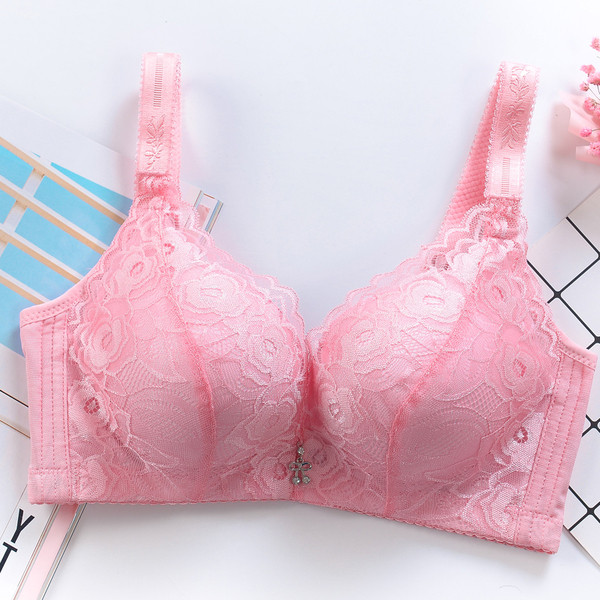 Sutien de dama cu cupa tare cu element de dantela si pandantiv metalic