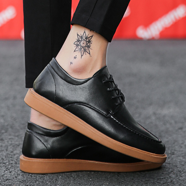 Pantofi barbatesti cu sireturi in doua culori