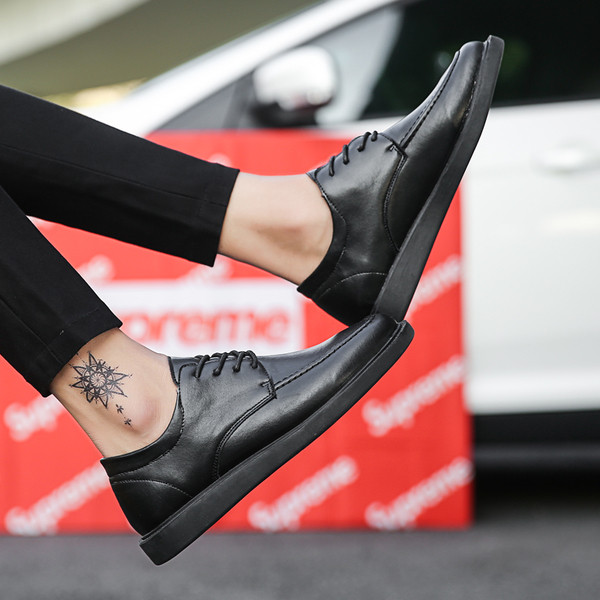 Pantofi barbatesti cu sireturi in doua culori