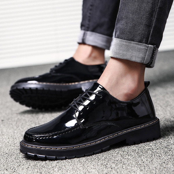 Formális férfi lakkcipő fekete színben