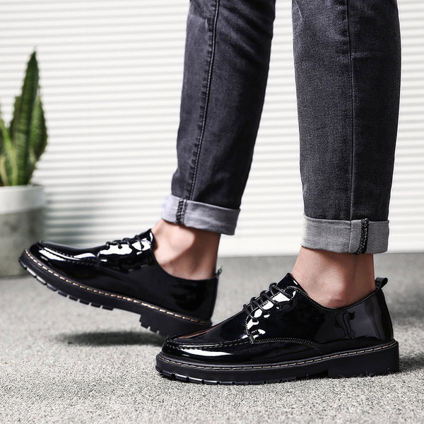 Formális férfi lakkcipő fekete színben