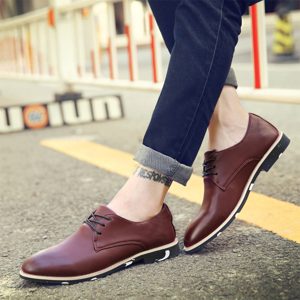 Pantofi bărbați moderni ascuțiți în trei culori